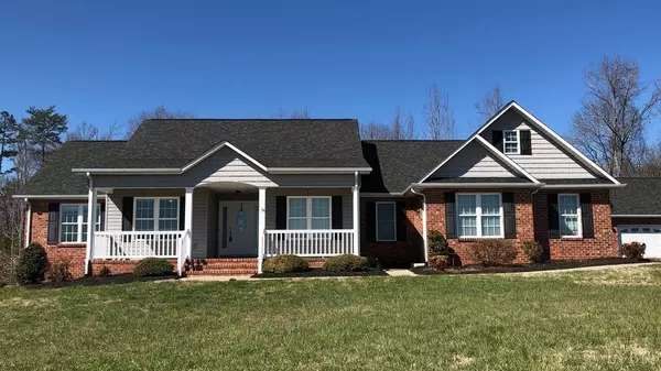 210 Walnut Creek LN, Danville, VA 24540