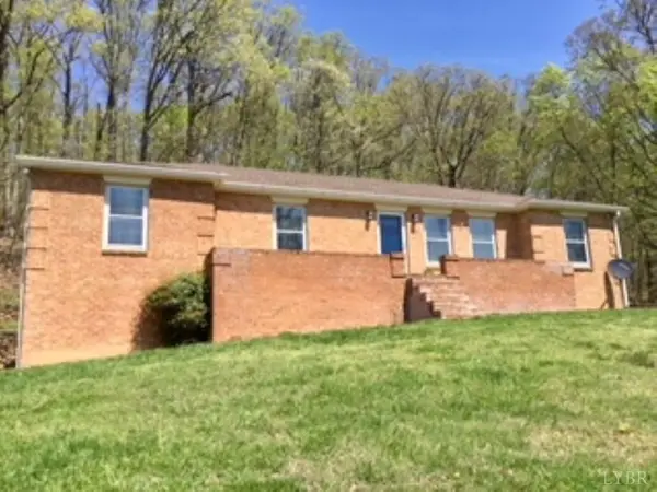 109 Cascade DR, Vinton, VA 24179