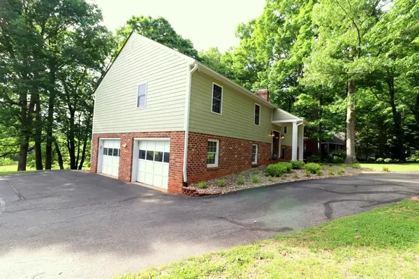 Forest, VA 24551,1047 Maple Leaf CT