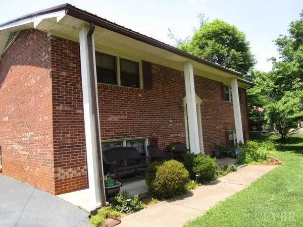 Martinsville, VA 24112,253 Robin RD