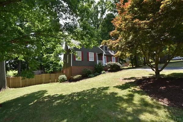 Forest, VA 24551,208 Colonial CT