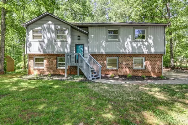 204 Peters DR, Forest, VA 24551