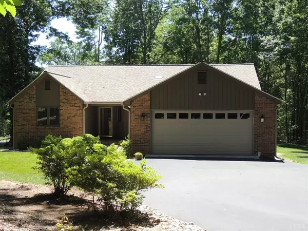 1461 Gladden CIR, Forest, VA 24551