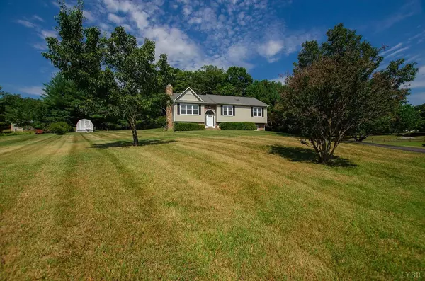 Vinton, VA 24179,104 Windermere CT