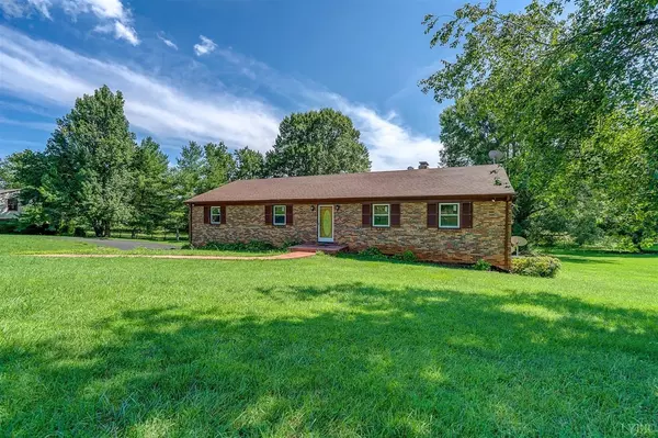 12735 Forest, Forest, VA 24551