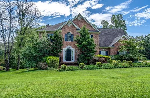 1320 Walkers Crossing, Forest, VA 24551