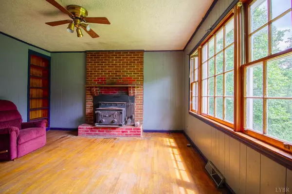 Big Island, VA 24526,1872 Peters Creek RD