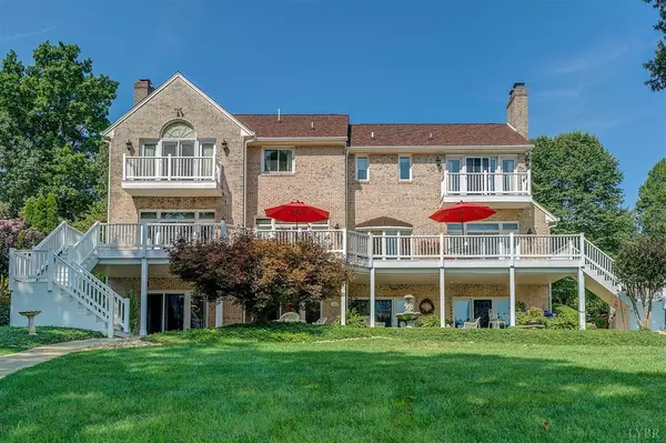 1090 Parkside DR, Moneta, VA 24121