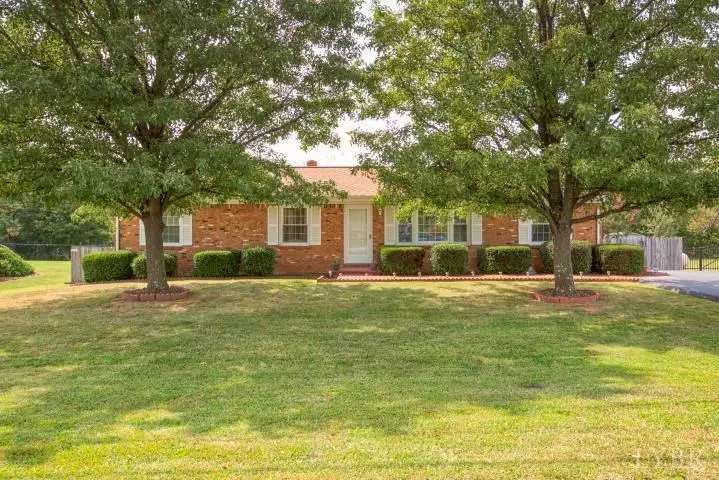 Vinton, VA 24179,202 Old Brook RD