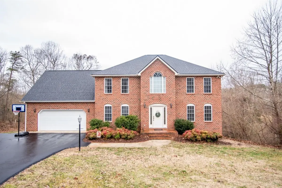 1047 Sunset View CT, Forest, VA 24551