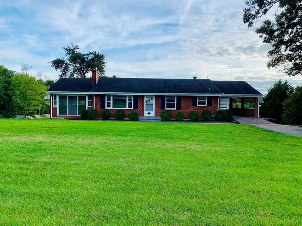 13190 Stewartsville RD, Goodview, VA 24095