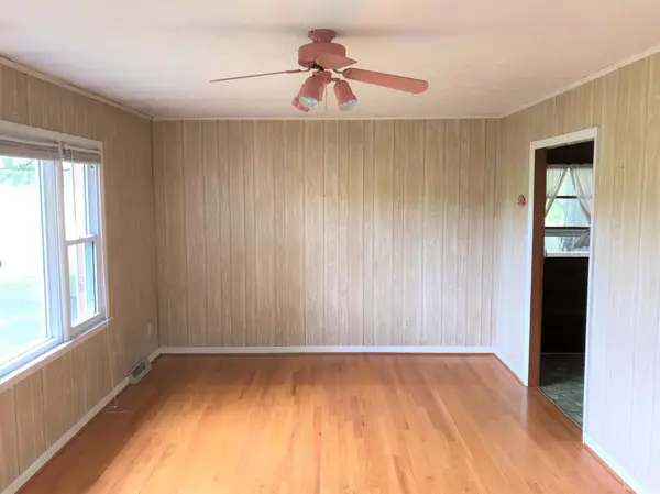 Nathalie, VA 24577,2001 Mulberry