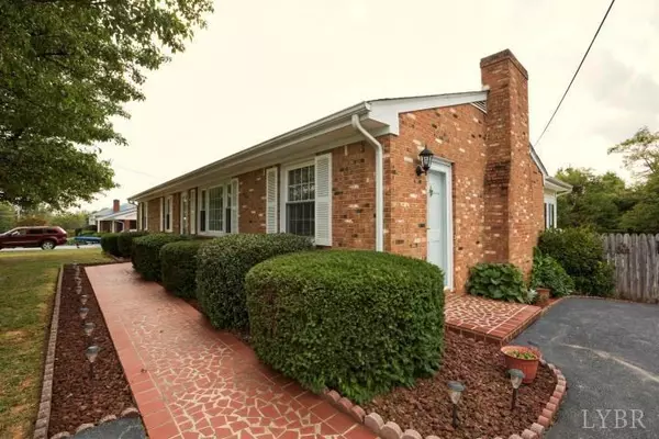 Vinton, VA 24179,202 Old Brook RD