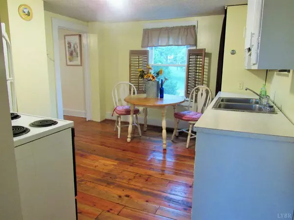 Shipman, VA 22971,71 Chuch ST