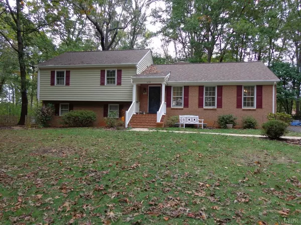 408 Ramblewood RD, Forest, VA 24551