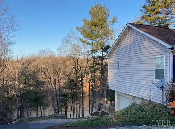 Goodview, VA 24095,107 Bluewater CT