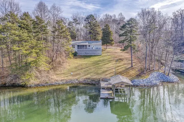 6493 Horseshoe Bend RD, Goodview, VA 24095