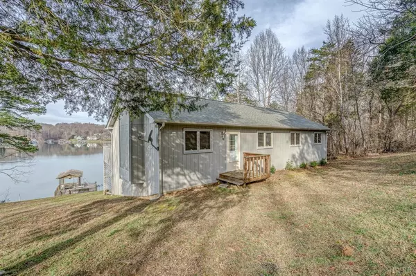 Goodview, VA 24095,6493 Horseshoe Bend RD