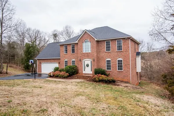 1047 Sunset View CT, Forest, VA 24551