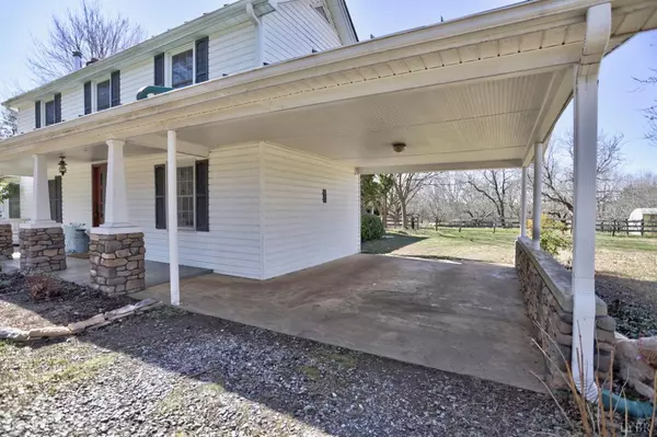 Gladys, VA 24554,6385 Marysville RD