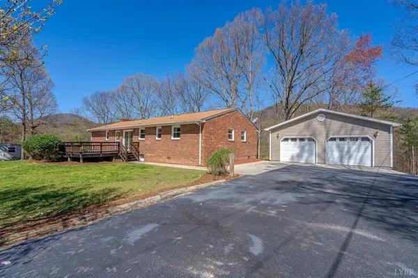 Vinton, VA 24179,1071 Ole Clarke LN