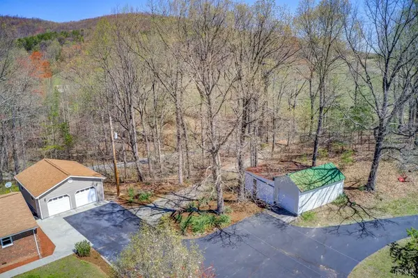 Vinton, VA 24179,1071 Ole Clarke LN