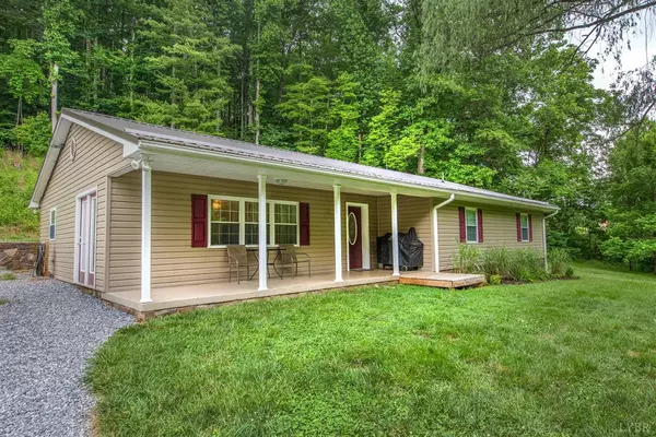 1627 Bee Hollow RD, Vinton, VA 24179