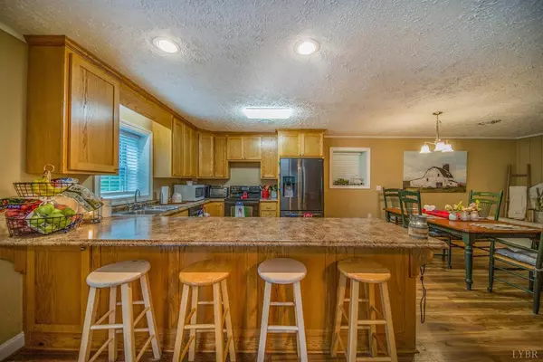 Vinton, VA 24179,1627 Bee Hollow RD