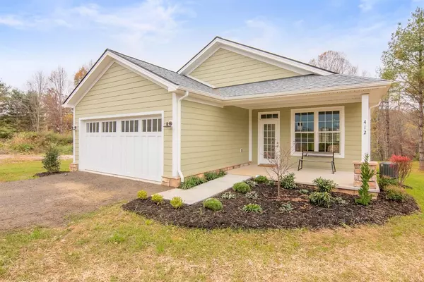 Floyd, VA 24091,412 NE Parkview RD