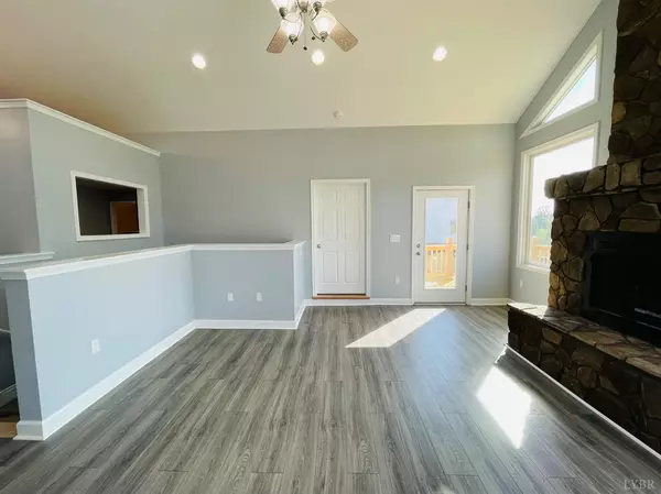 Vinton, VA 24179,1185 Blueberry Hill CT