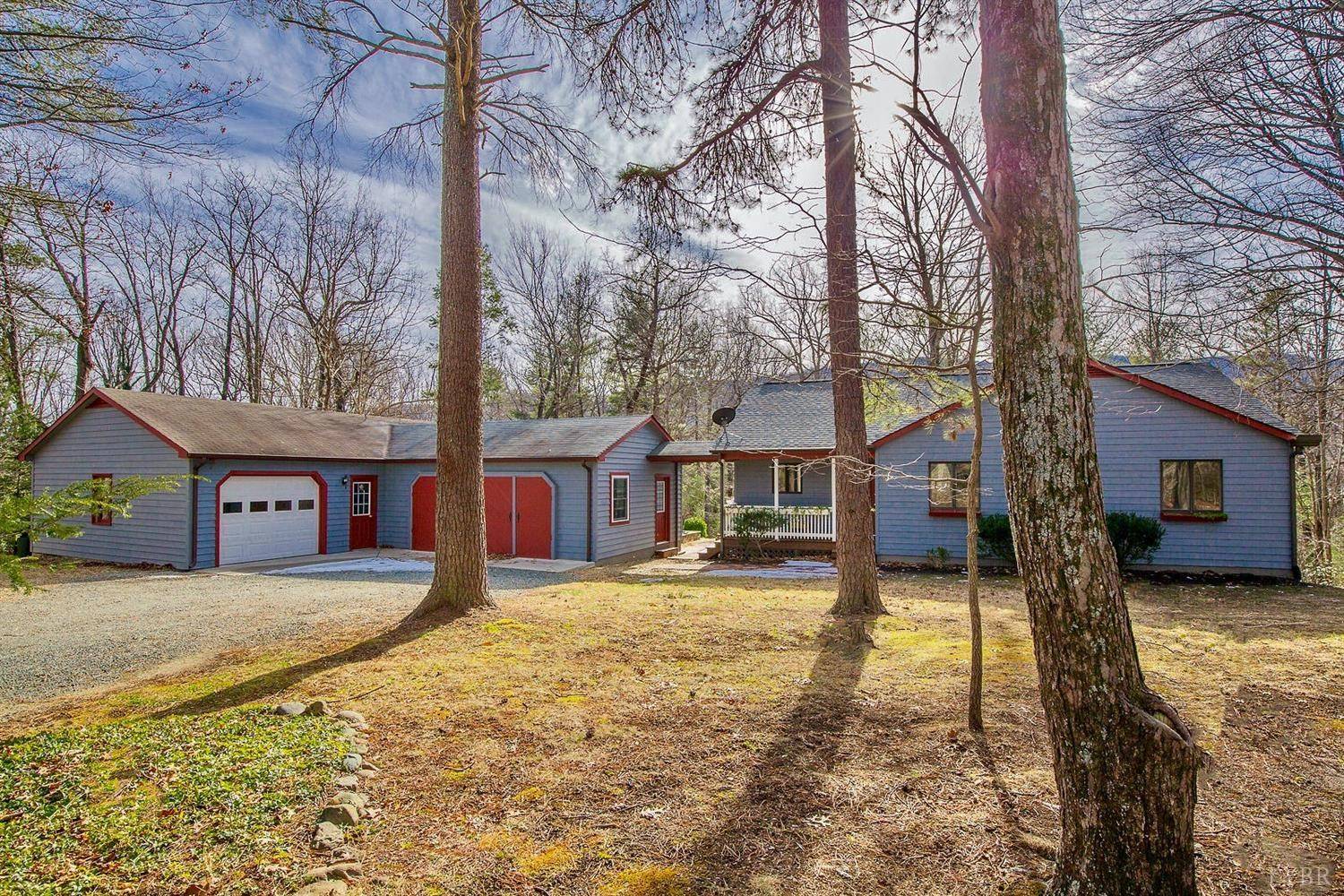 3418 Meadow Wood LN, Crozet, VA 22392