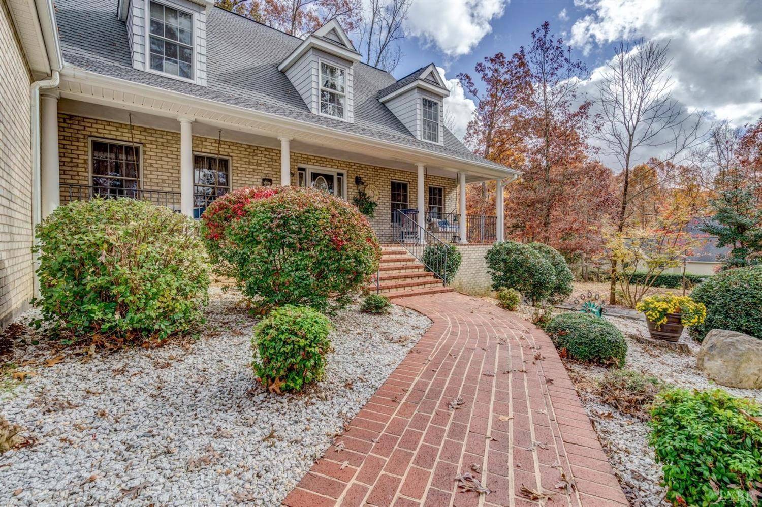 Huddleston, VA 24104,210 Heather LN