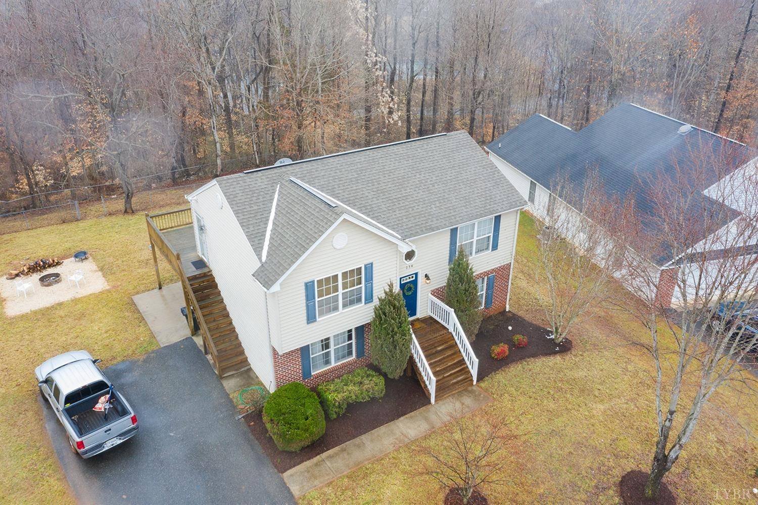 Lynchburg, VA 24502,236 Towne Crier RD