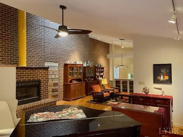 2246 Country Club RD, Appomattox, VA 24522