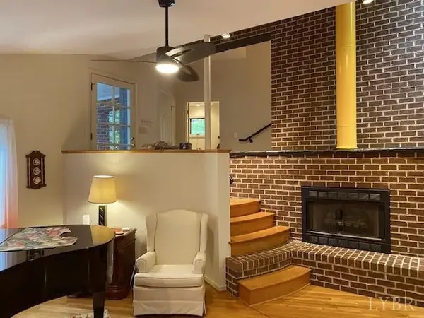 2246 Country Club RD, Appomattox, VA 24522