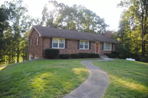 1869 Lovers Lane, Vinton, VA 24179