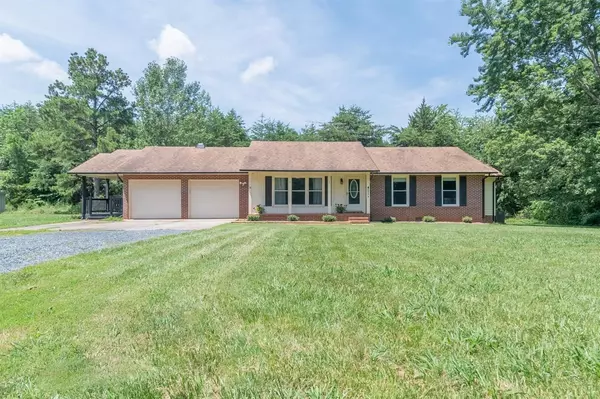 3247 Salem RD, Spout Spring, VA 24543