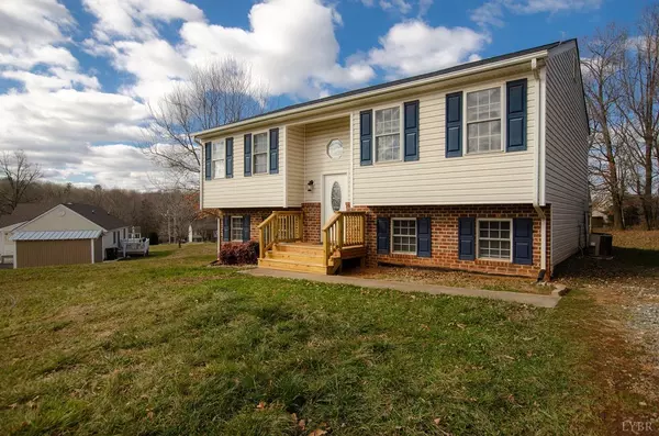 111 Alex CT, Madison Heights, VA 24572