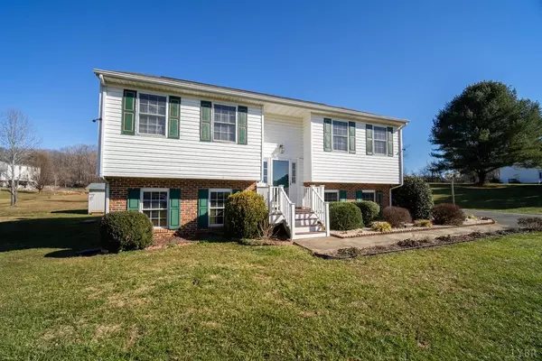 366 Royal CT, Forest, VA 24551