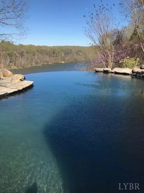 Lynchburg, VA 24503,1530 Fox Hill RD