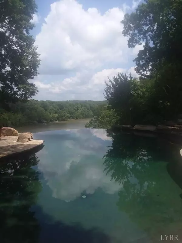 Lynchburg, VA 24503,1530 Fox Hill RD