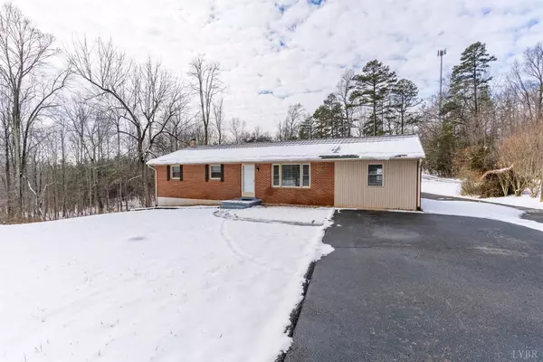 11380 leesville, Evington, VA 24550