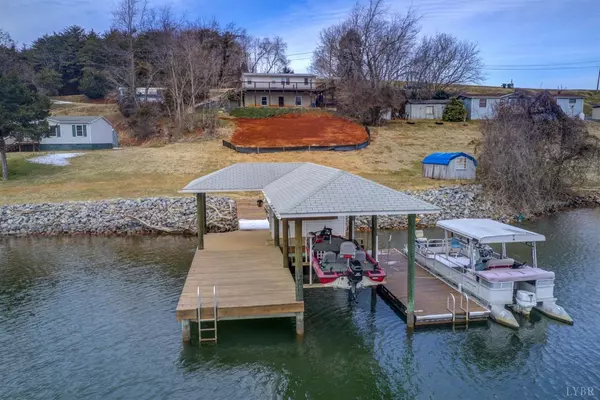 1005 Hannabass DR, Goodview, VA 24095