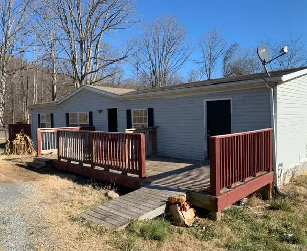 1221 Walnut Shell DR, Vinton, VA 24179