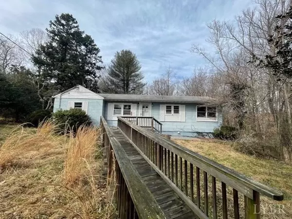 20 Aston PL, Chatham, VA 24531