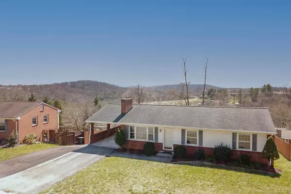 518 Aragona DR, Vinton, VA 24179