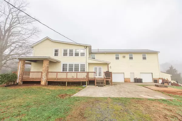 Altavista, VA 24517,5901 Gladys RD