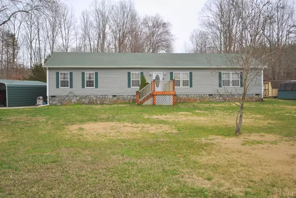 210 Merritt LN, Altavista, VA 24517