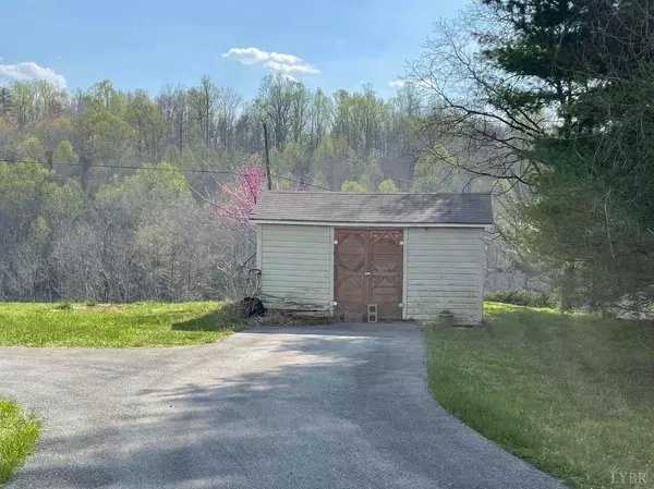 Vinton, VA 24179,1694 Nemmo RD