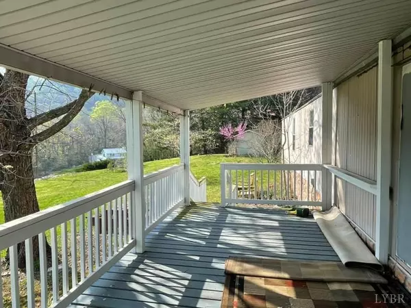 Vinton, VA 24179,1694 Nemmo RD